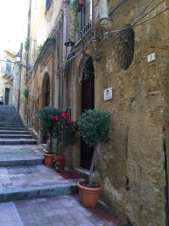 B&B Palazzo Del Teatro Agrigento Exterior photo